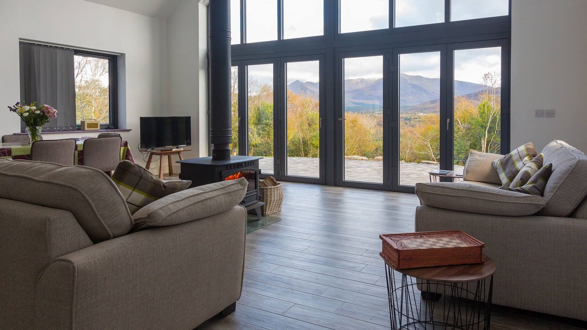Glencar House | Relax and Refuel to the Rhythm of Nature at Fia Lodge.