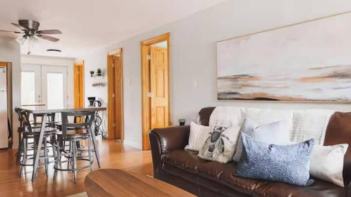 Lambton Shores Cottage | Relax and Unwind at Hideaway Cottages #2