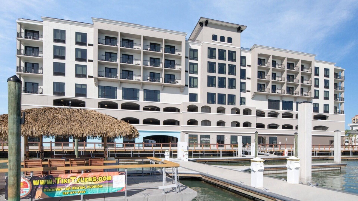 Clearwater Beach Hotel | Relax and Unwind! 2 Great Units, Outdoor Pool, On-Site Restaurant and Bar