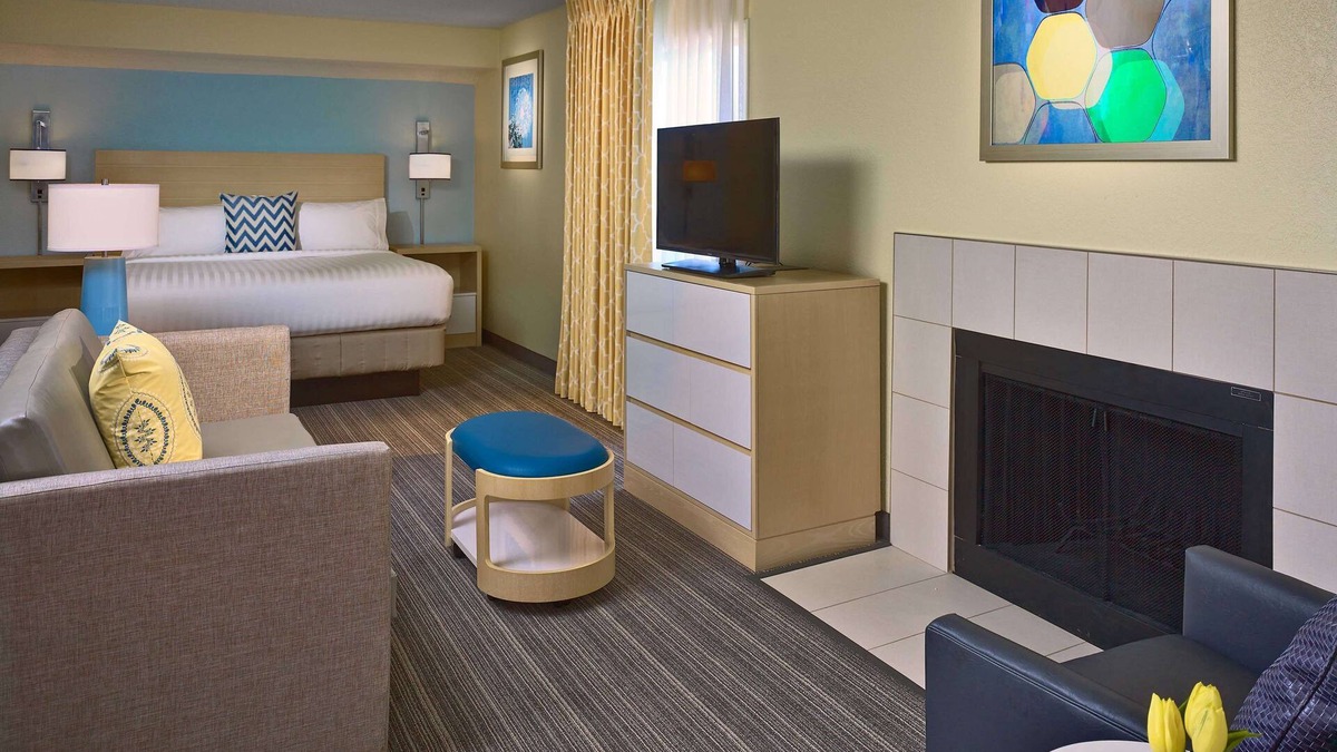 Westlake Hotel | Relax and Unwind! 3 Comfortable Units, Free Parking, Pets Allowed, Pool