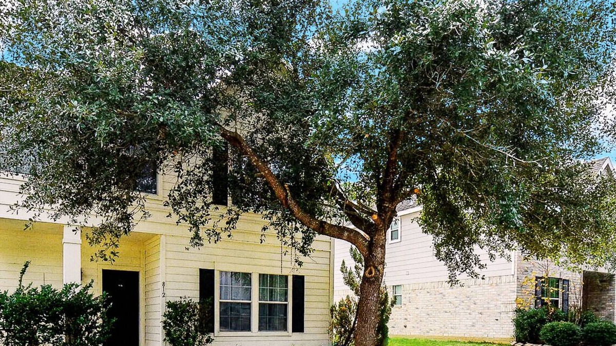 Conroe House | Relax and Unwind at Our 7BR Oasis!