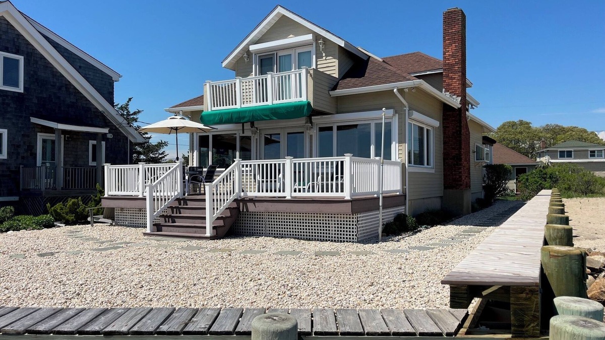 Mattituck House | Relax and unwind at this 3-bedroom bayfront house in charming Mattituck.