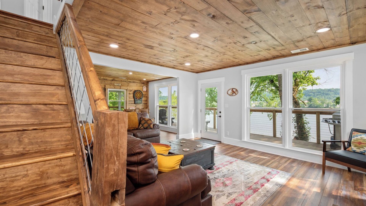 Bentonville House | Relax and Unwind at River Front Oasis w/Hot Tub