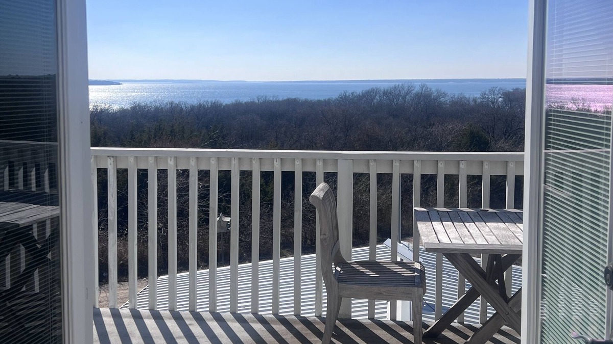 Kingston House | Relax and Unwind in a Home overlooking Lake Texoma