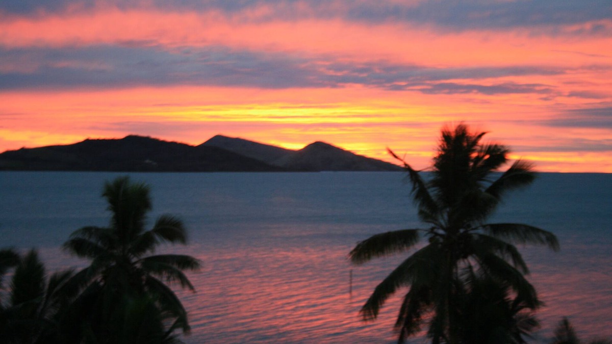 Nananu-i-Ra House | Relax and unwind in paradise - absolute beach front holiday home
