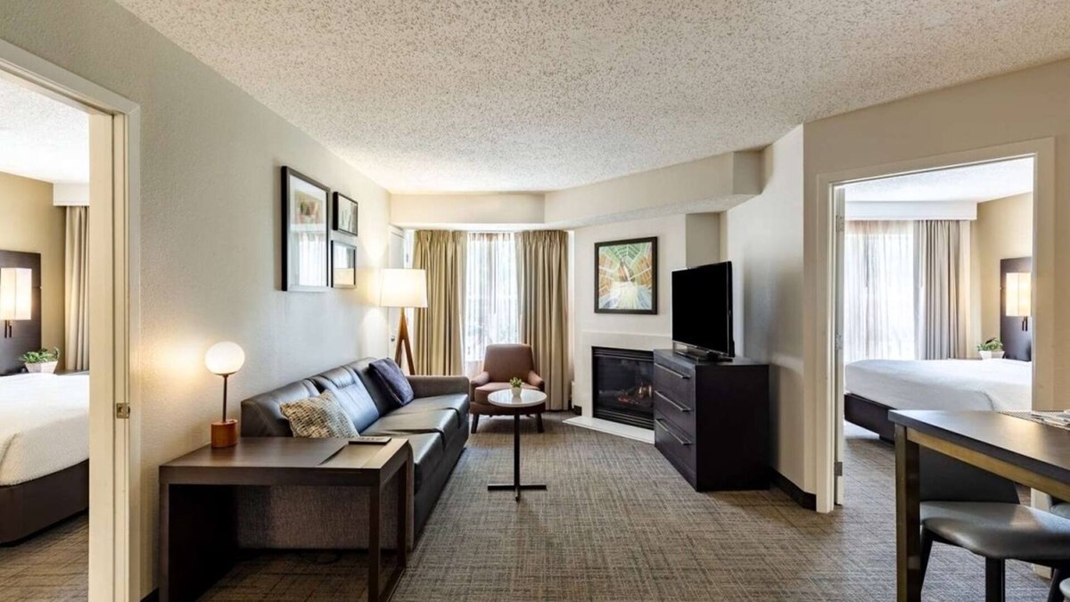 Mount Tabor Resort | Relax and Recharge! Two Pet-friendly 2BR Suites with Kitchens, Free Breakfast!