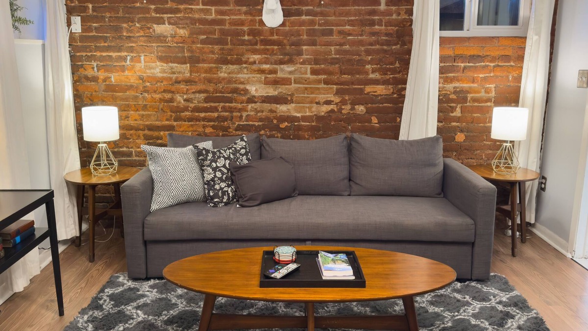 Cheesman Park House | Relax at a Cozy Garden Apt in Leafy Cheesman Park