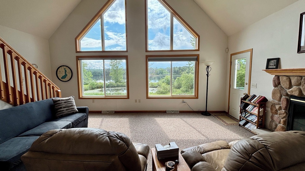 Manawa House | Relax at Bear Hug House on Bear Lake Manawa Wi.– Private Pond & Easy Lake Access