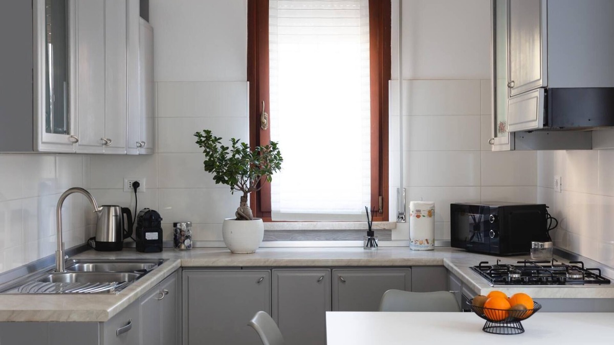 Pozzolengo Apartment | ✨Relax at Lake Garda – Free Wi-Fi, Private Garden