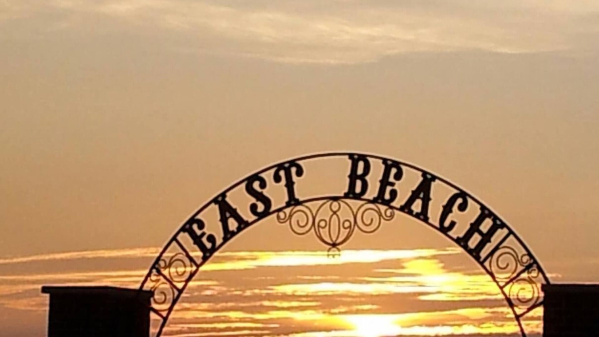Lorain House | Relax at Lakeview Beach! Enjoy our Great Lake: views or steps to Beach & Parks!