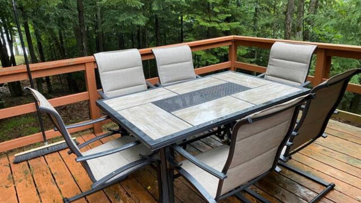 Three Lakes House | Relax at Smith's Retreat, on the Eagle River Three Lakes Chain of lakes.