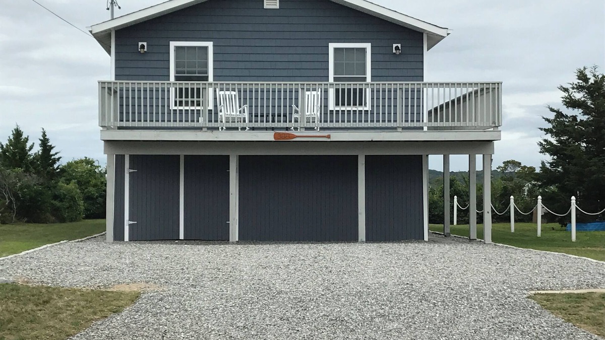 Westerly House | Relax at the beach and enjoy beautiful sunsets!