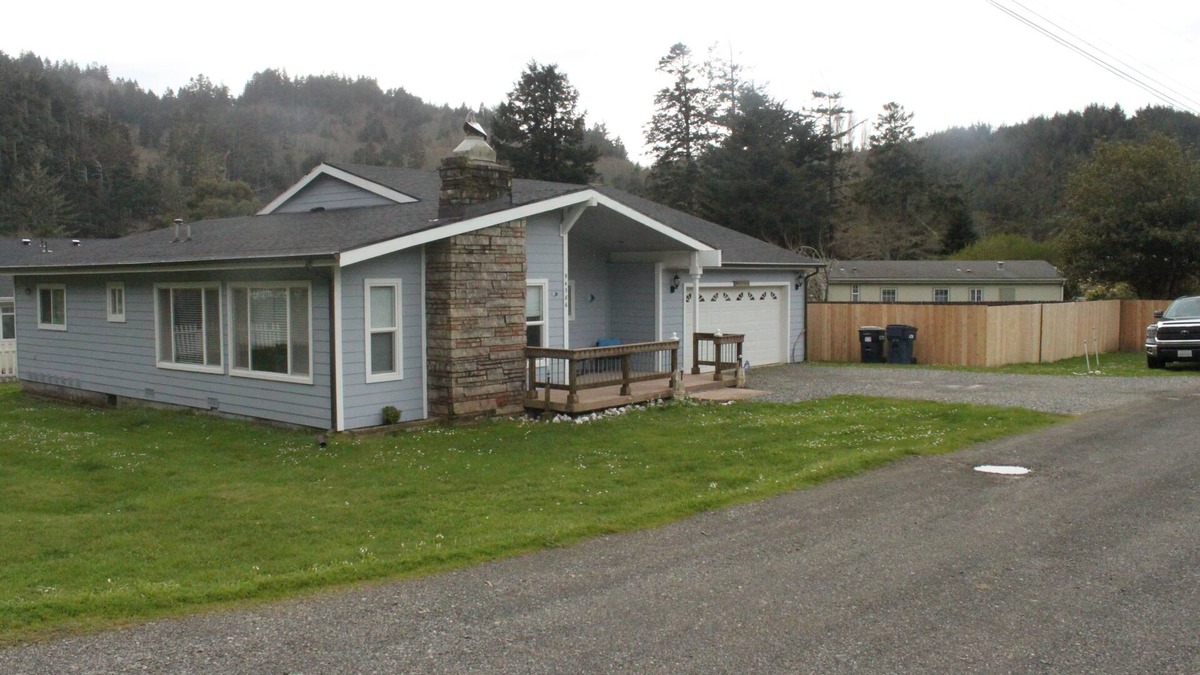 Gold Beach House | Relax At The Creekside House, Perfect Location For Hunting And Fishing.