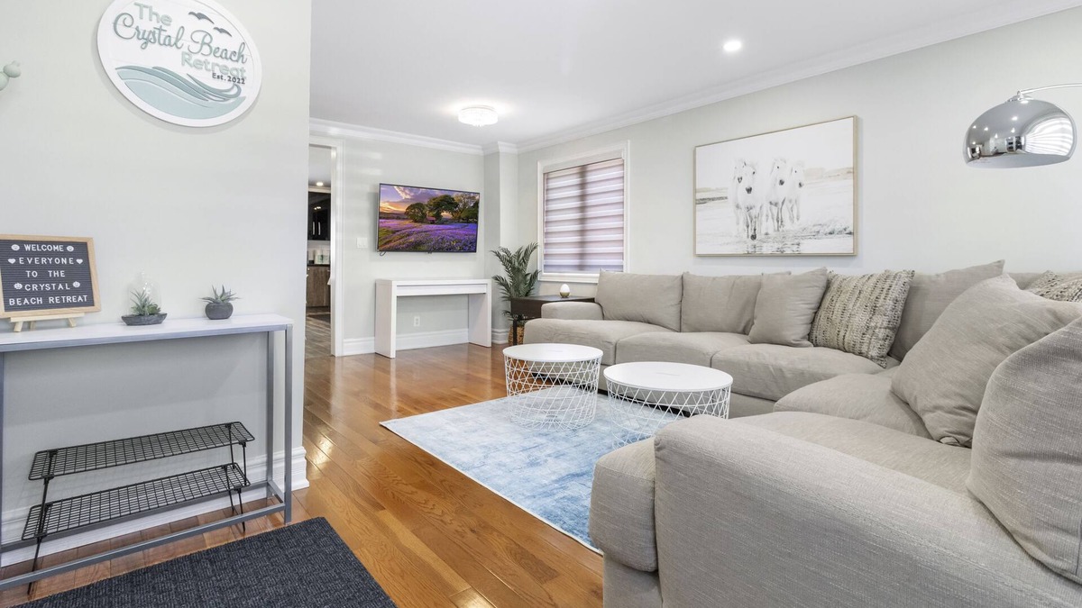 Crystal Beach Cottage | Relax at the Crystal Beach Retreat - 6 min walk to the Beach!