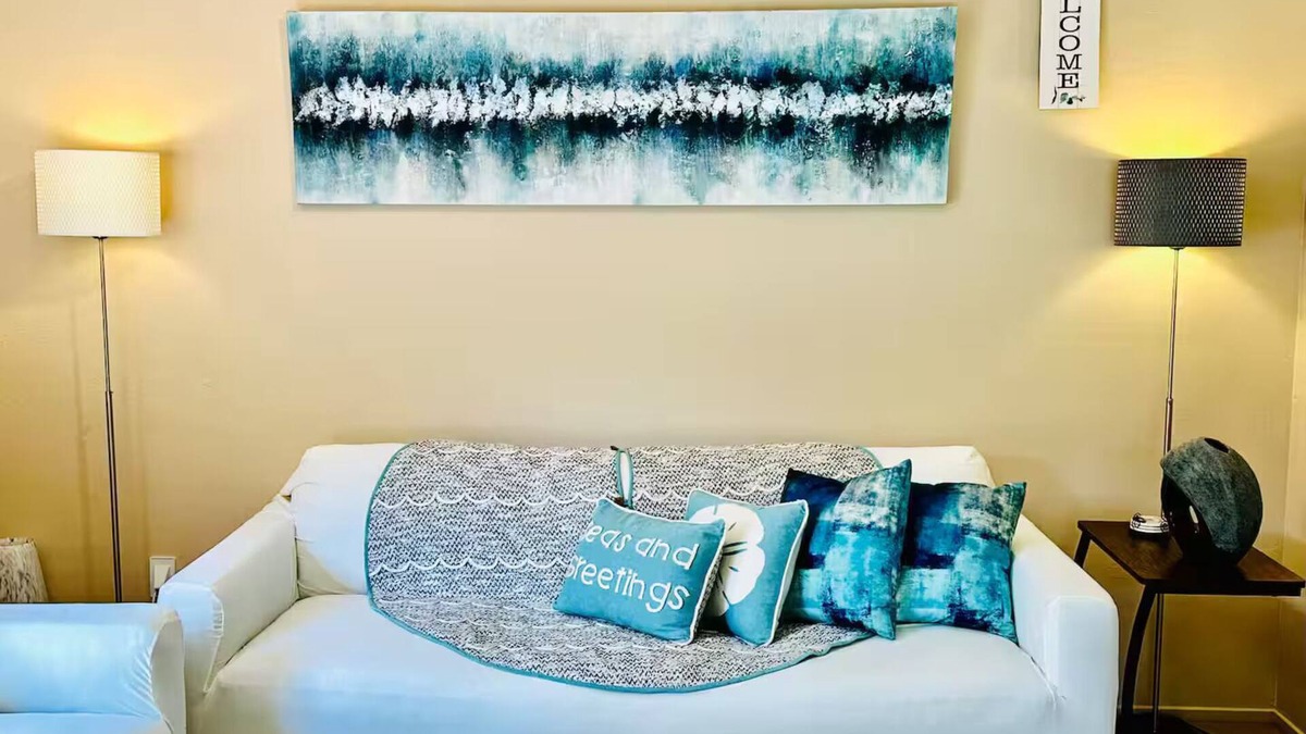 Moss Beach House | Relax at The Deep Blue Nest –Family Friendly Getaway by the Ocean & Private Yard