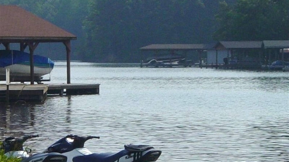 Bumpass House | Relax at the Lake in This Beautiful Water Front Home!