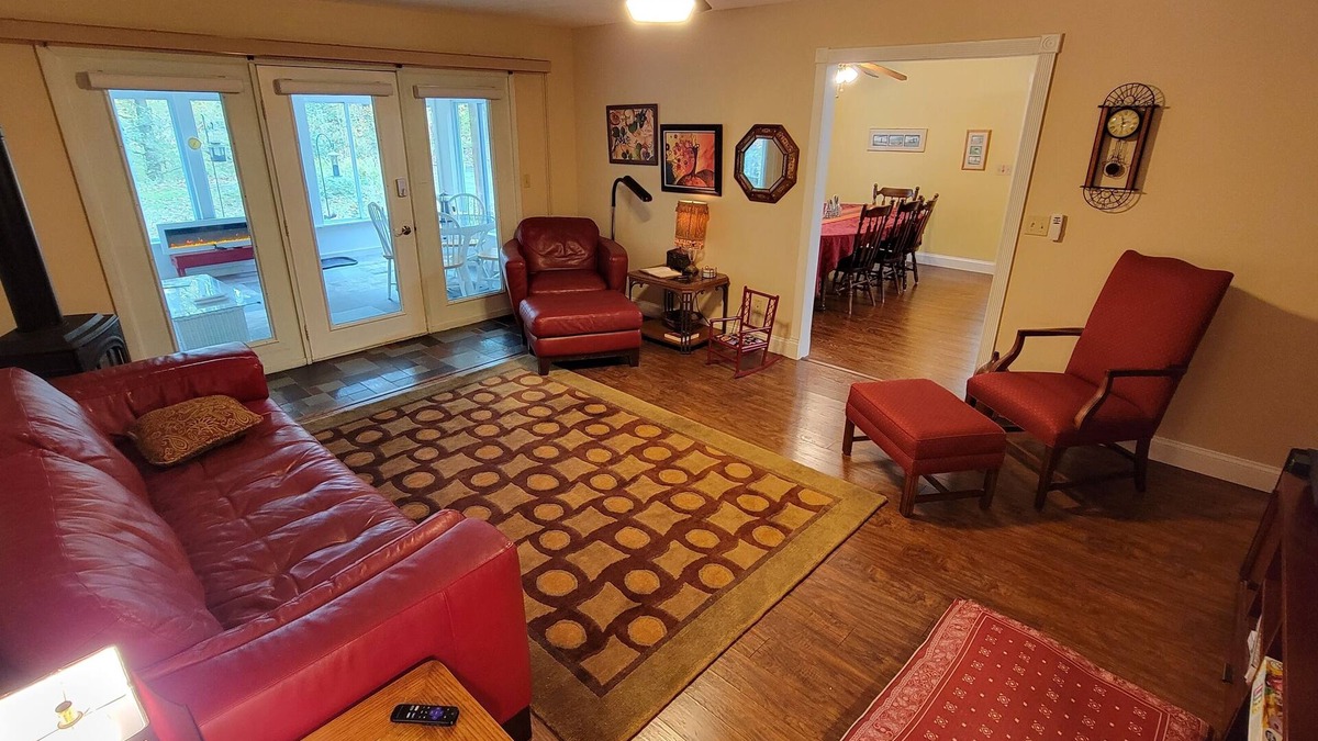 Lowell House | Relax at this Private, Peaceful, Dog-Friendly Ecohouse in the Woods.
