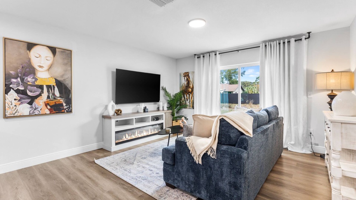 Fellowship House | Relax by Golden Ocala Golf Course and WEC 7 min driven