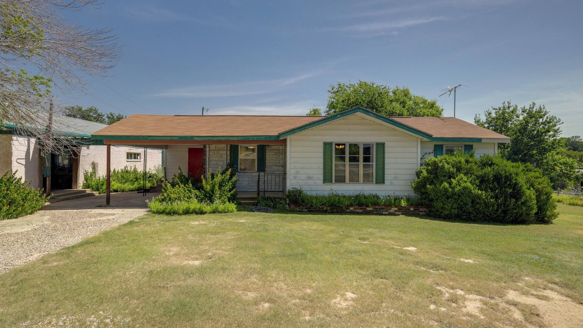 Lake Whitney House | Relax By Lake, Hike From Your Door: Whitney Home