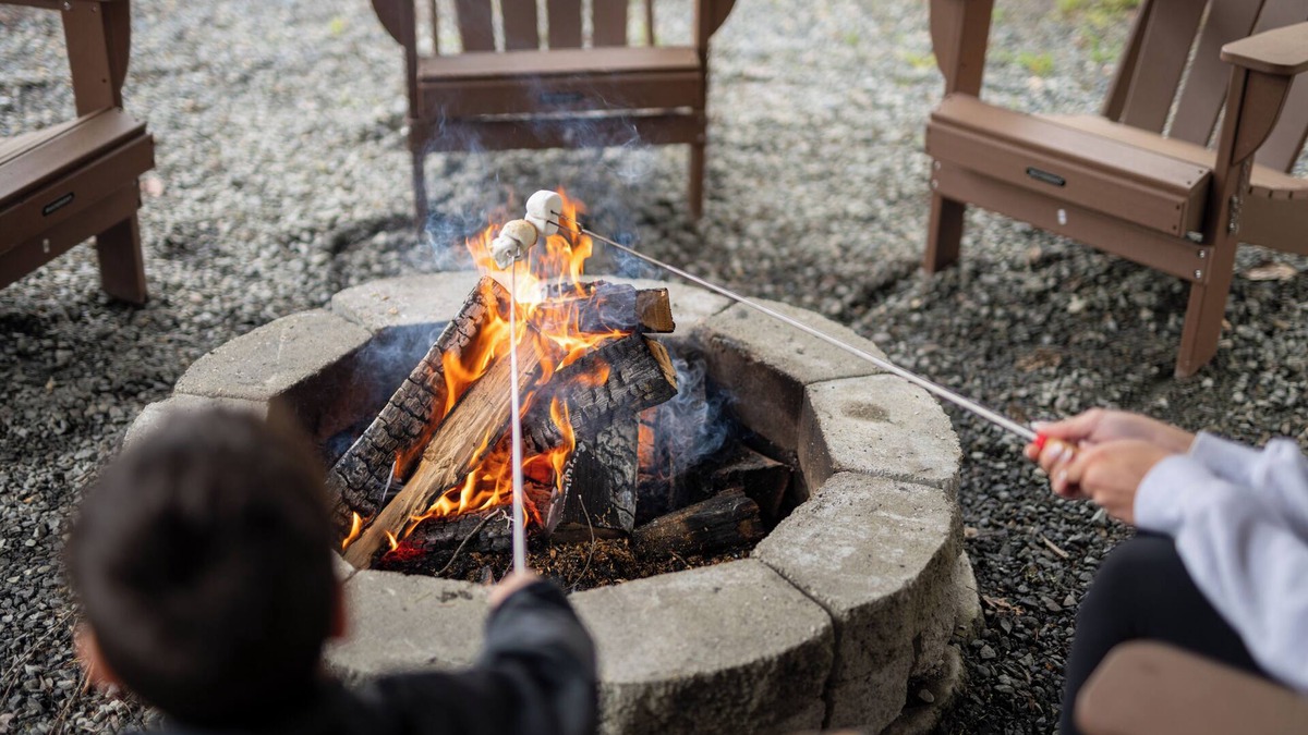 Paradise Estates Cabin | Relax by Rainier: Luxe King, Private Hot Tub, Covered Fire Pit, AC, 5 mi to Park