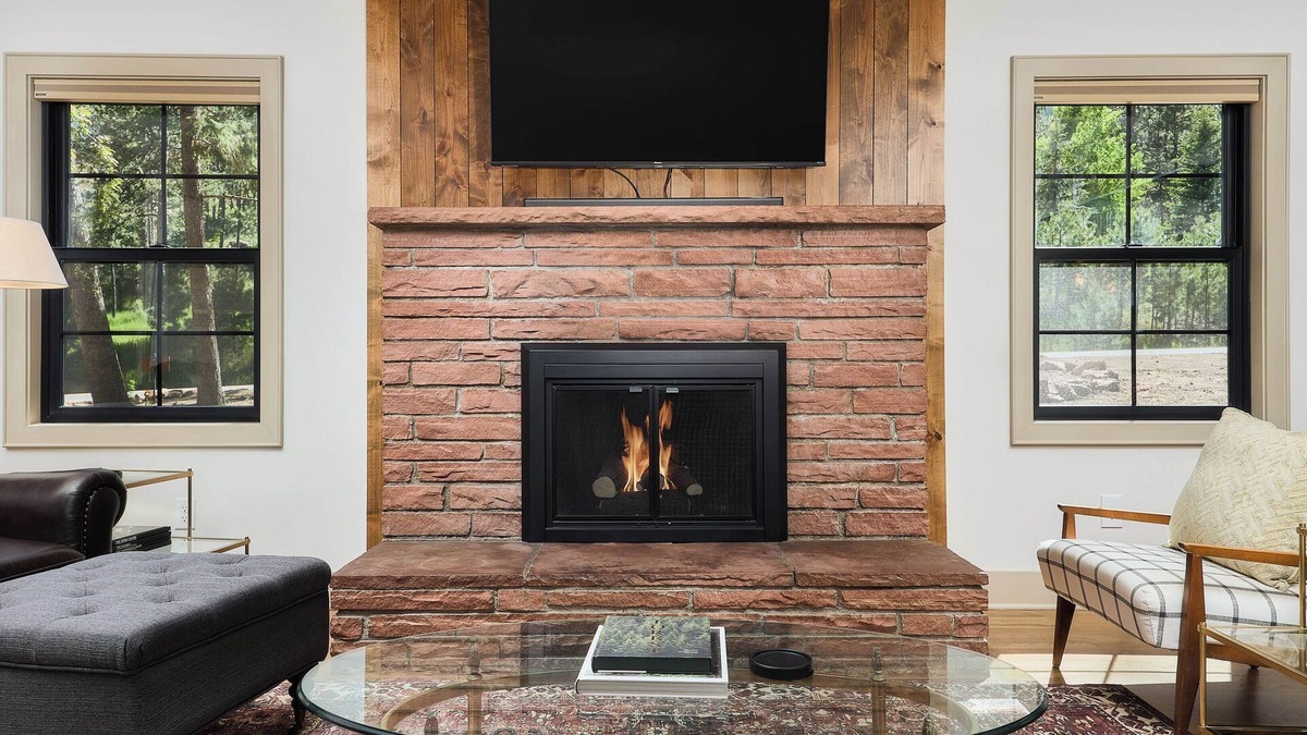 Cascade Cabin | Relax by the River: Cozy Hot Tub, Fire Pit & Hammock