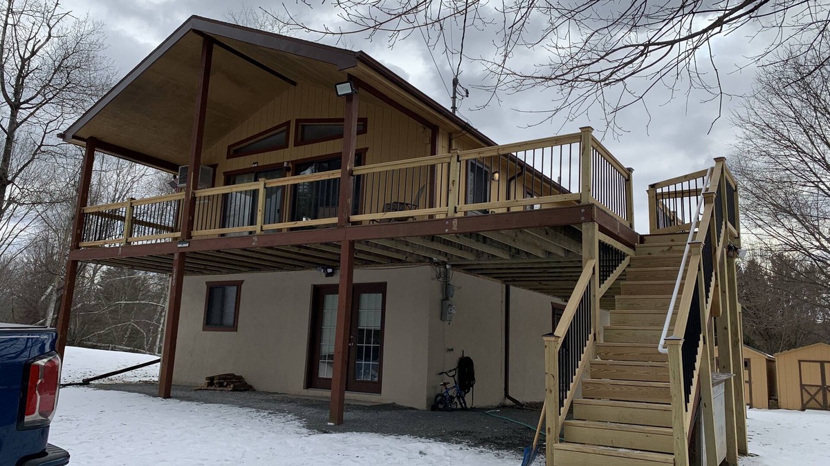 Greentown House | Relax by the lake