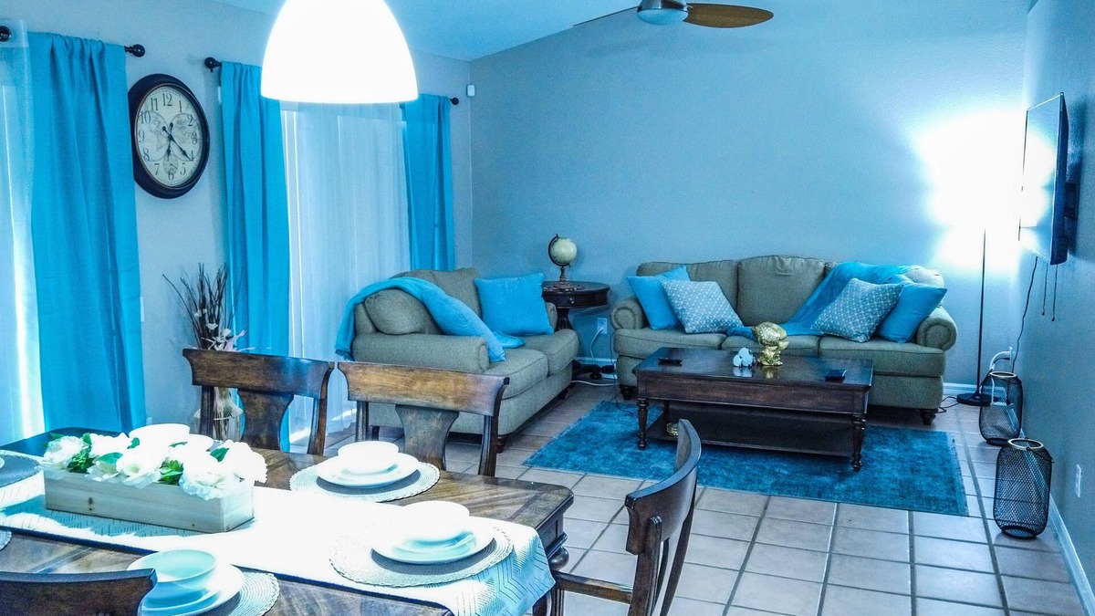 Temple Terrace House | Relax by the pool, casino fun just 5 mins away