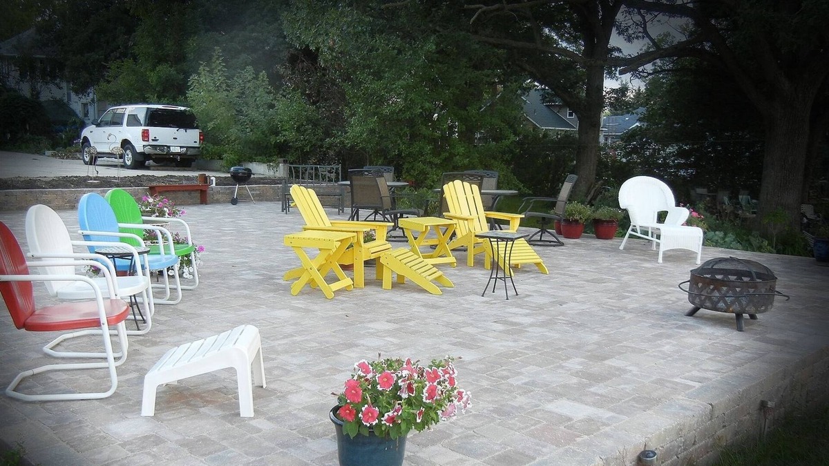 Nashua House | Relax, enjoy the view, get away from it all at Cedar Lake, Nashua, IA!
