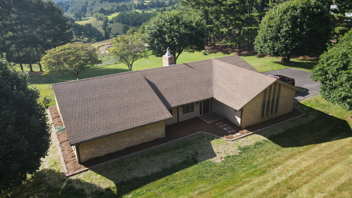 Galax House | Relax & enjoy the view! Mountain Lovers dream! Gated entry, convenient location!