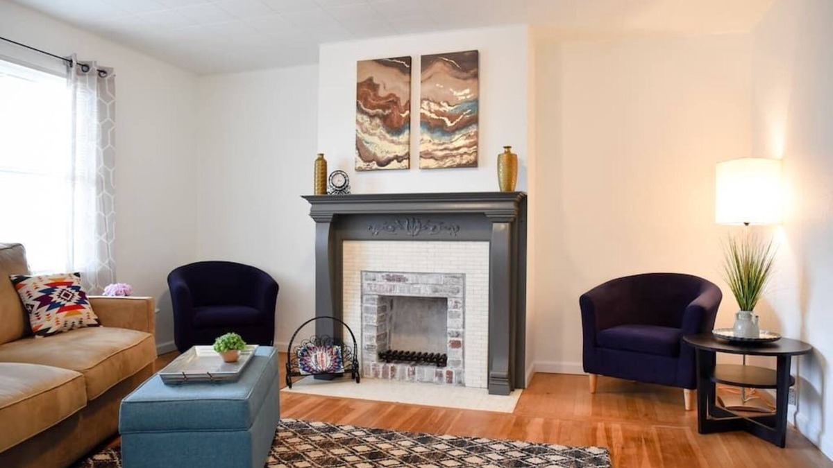 South Hills House | Relax & Feel At Home During Your Pittsburgh Stay