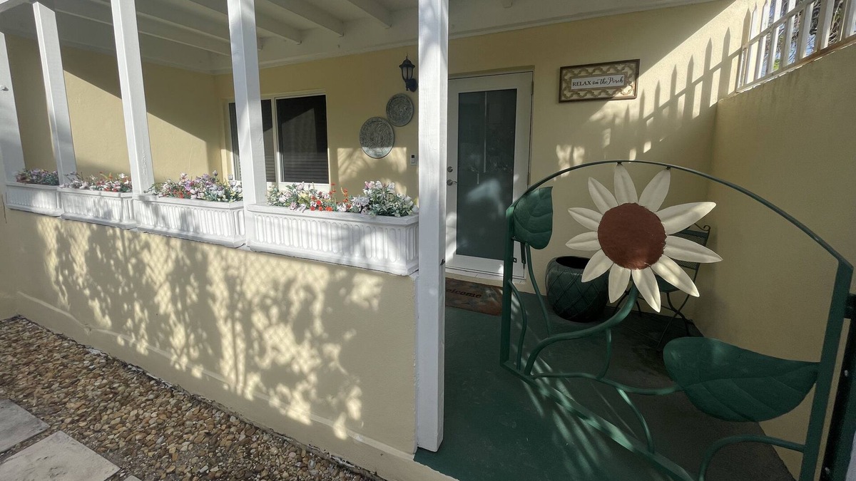 Westward Villas Subdivision House | Relax Home - Short walk to the beach and Baha Mar