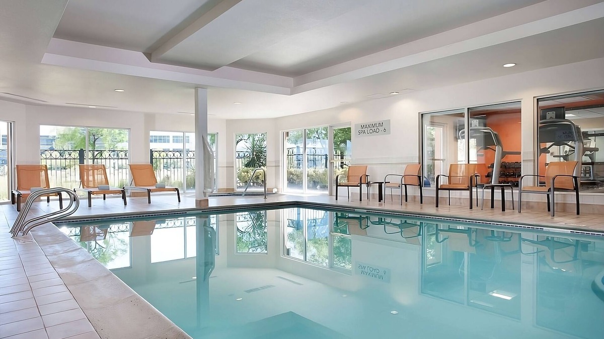 West Dundee House | Relax in 3 Family-Friendly Units, Pool, FREE Parking, Close to Santa's Village!
