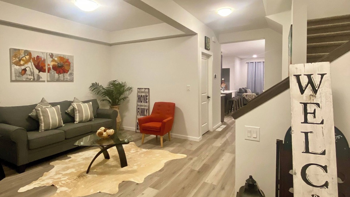 Winnipeg House | Relax in a brandnew home in WPG!3BR-3BA ,fully functional kitchen +parking +wifi