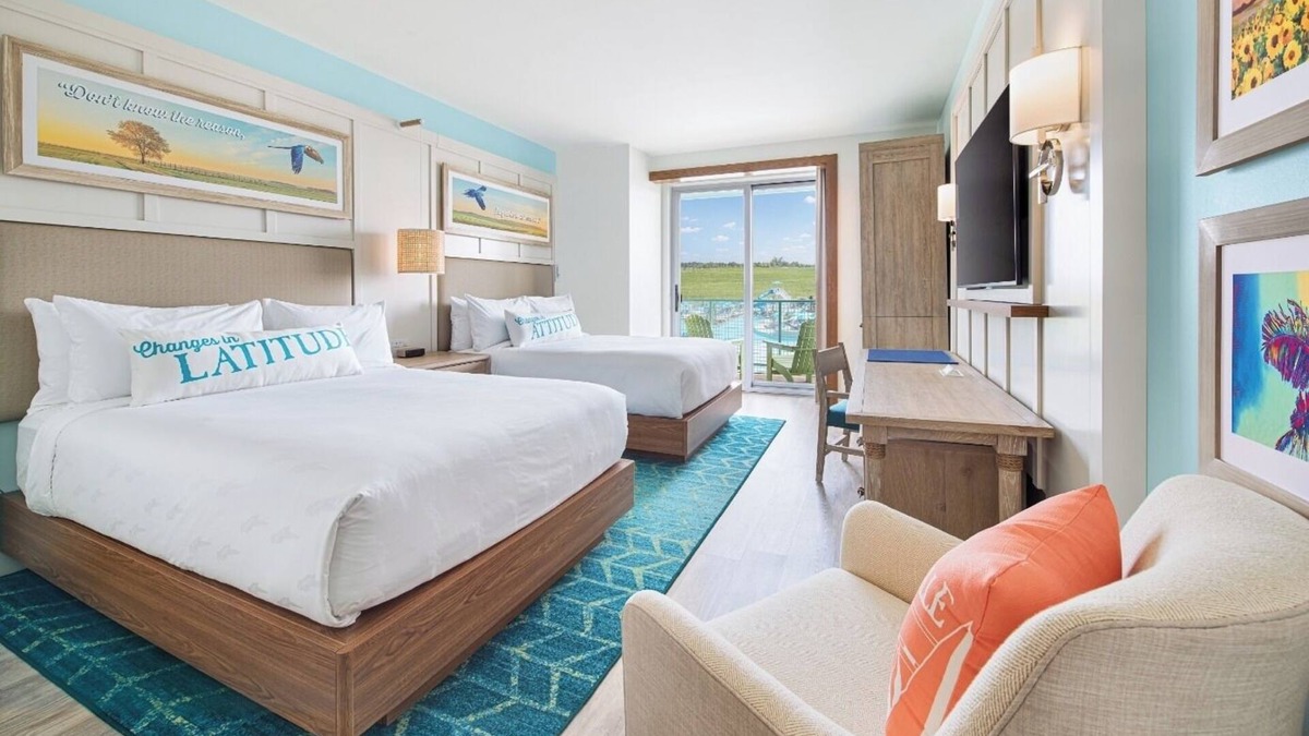 I-435 West KC-KS Hotel | Relax in a Double Queen Room Near Kansas Speedway and Wyandotte County Lake