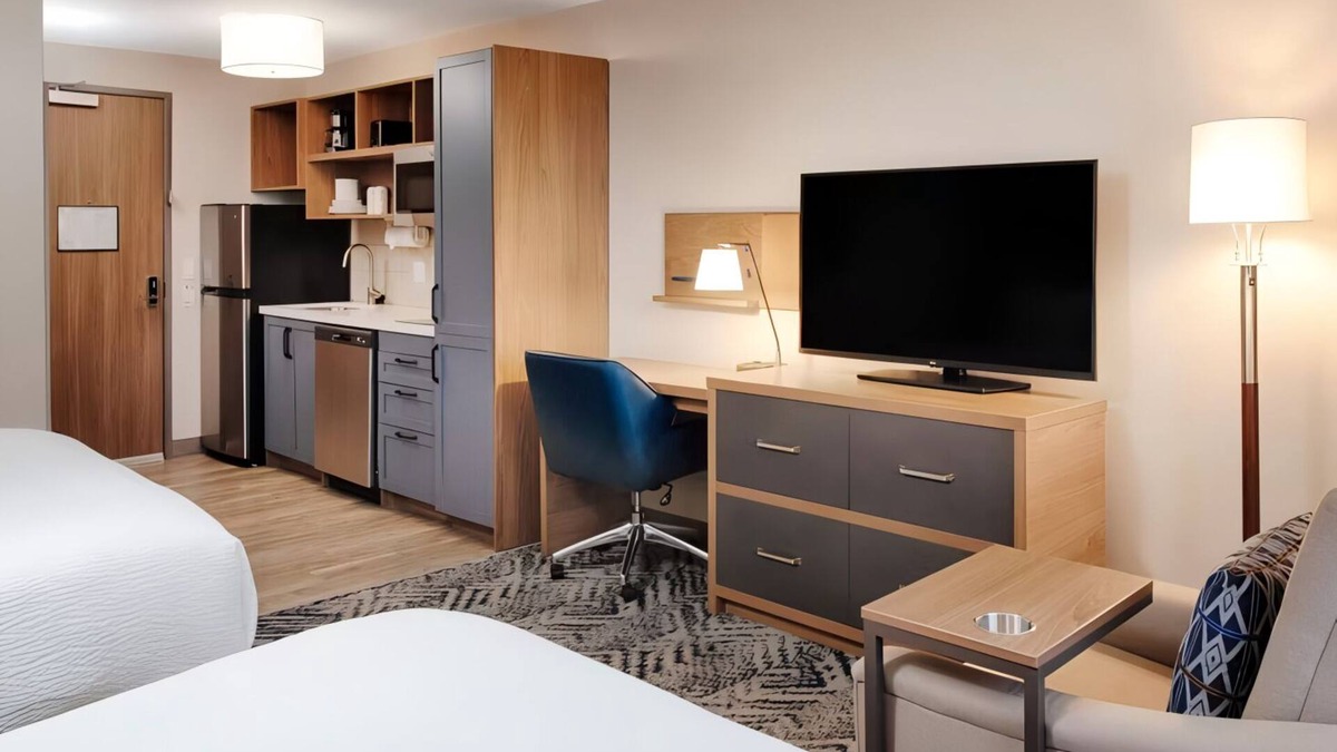 Macomb Hotel | Relax in a Quiet Studio Perfect for Long-Term Comfort for Couples and Families