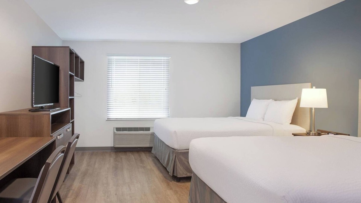 Newnan Hotel | Relax in a Smoke-Free Room Designed for Comfort Near Popular Shops