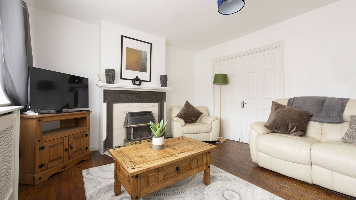 Endlebury House | Relax in comfort in Chingford!