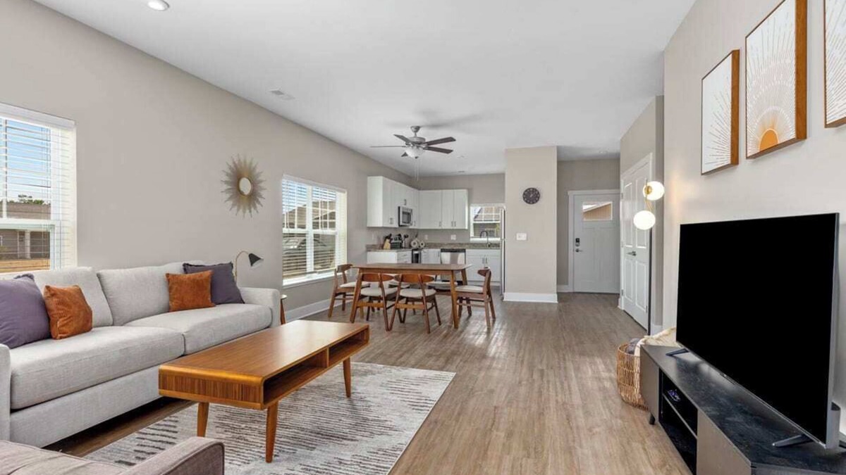 Grandville Condo | Relax in Comfort! 2BR Condo Close to Grand Rapids