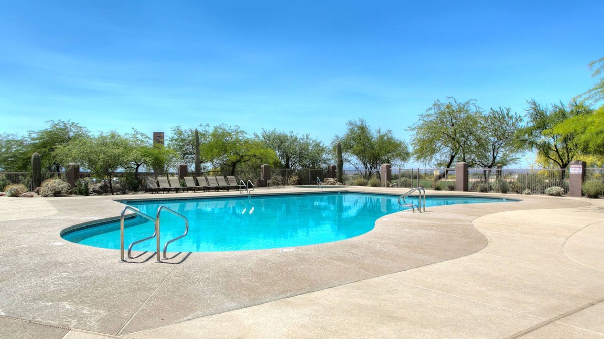 Thunder Mountain House | Relax in Harley Style! Sleeps 12! Heated community pool close! Beautiful area!