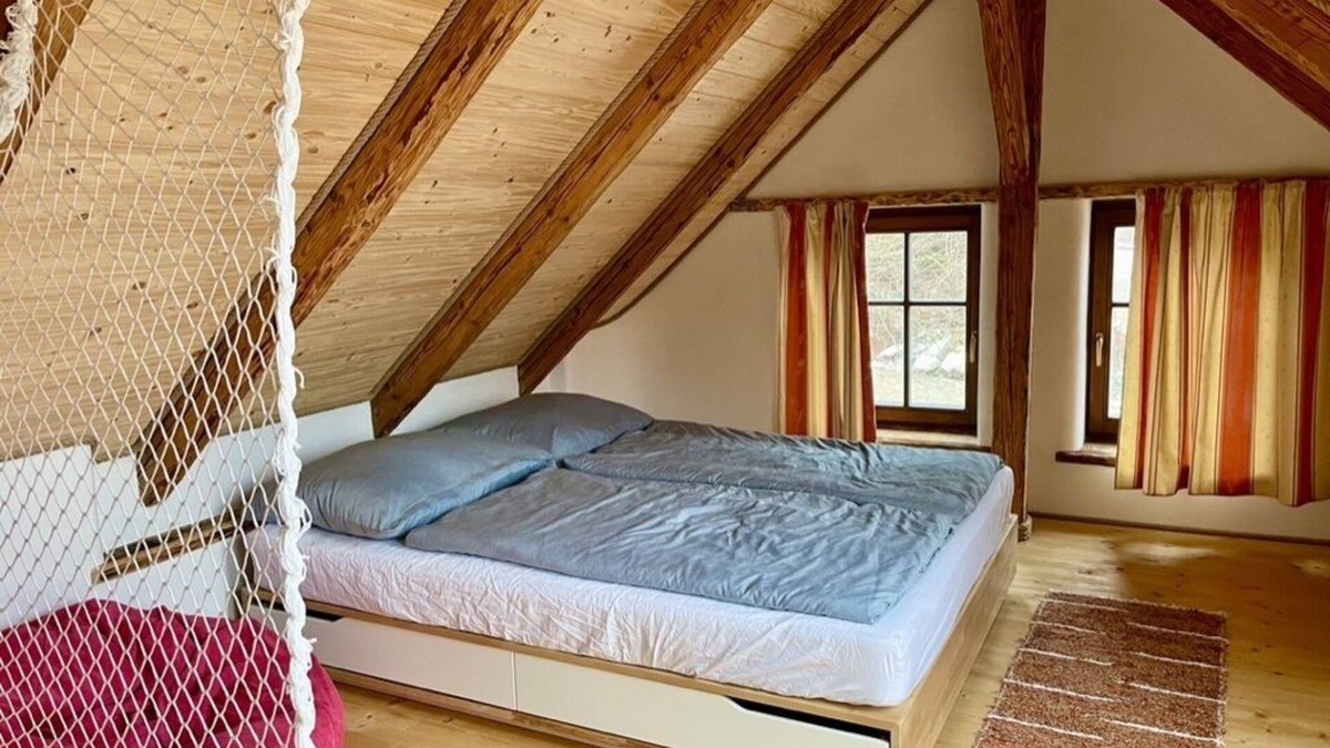 Velke Popovice Cottage | Relax in holiday home in quiet natural park, 20 minutes from Prague.