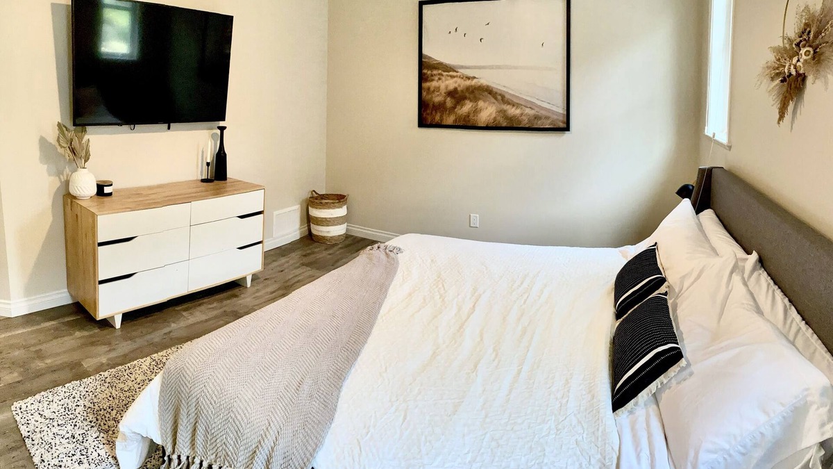 Okanagan-Similkameen House | Relax in Luxury at the Cottages