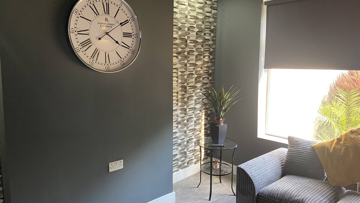 Walkden House | Relax in Our 3 Bed Large Victorian House All With Seperate Bathrooms.