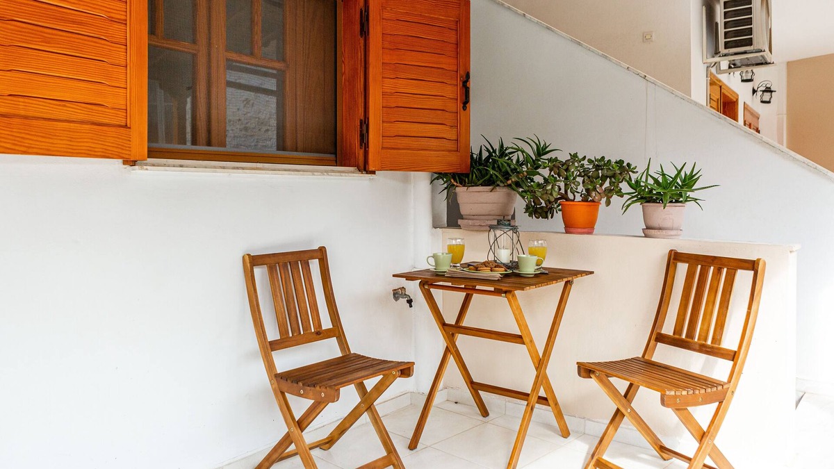 Kiveri Apartment | Relax in our charming 25 sq m studio, located 30 m. distance from sea of Kiveri!