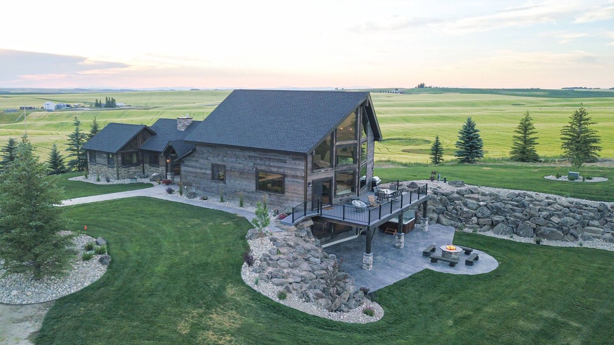Felt House | Relax in Solitude at "Our Place" - Sleeps 22