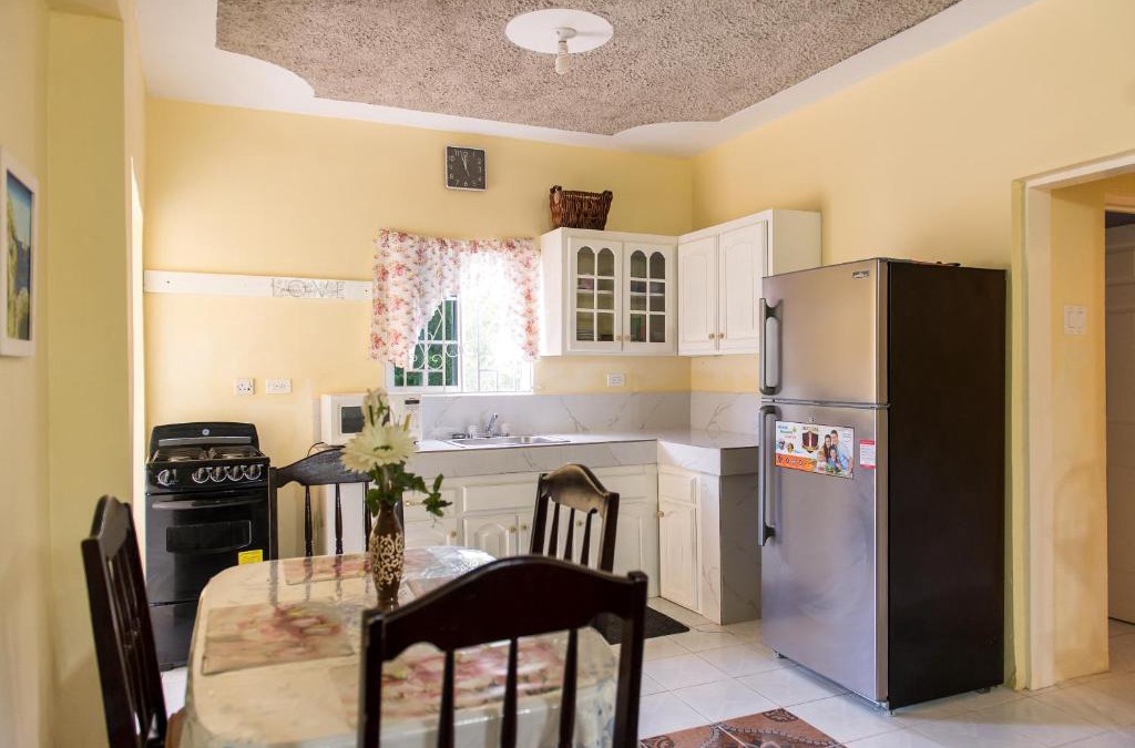 Montego Bay House | Relax in Sunny Montego Bay, Jamaica