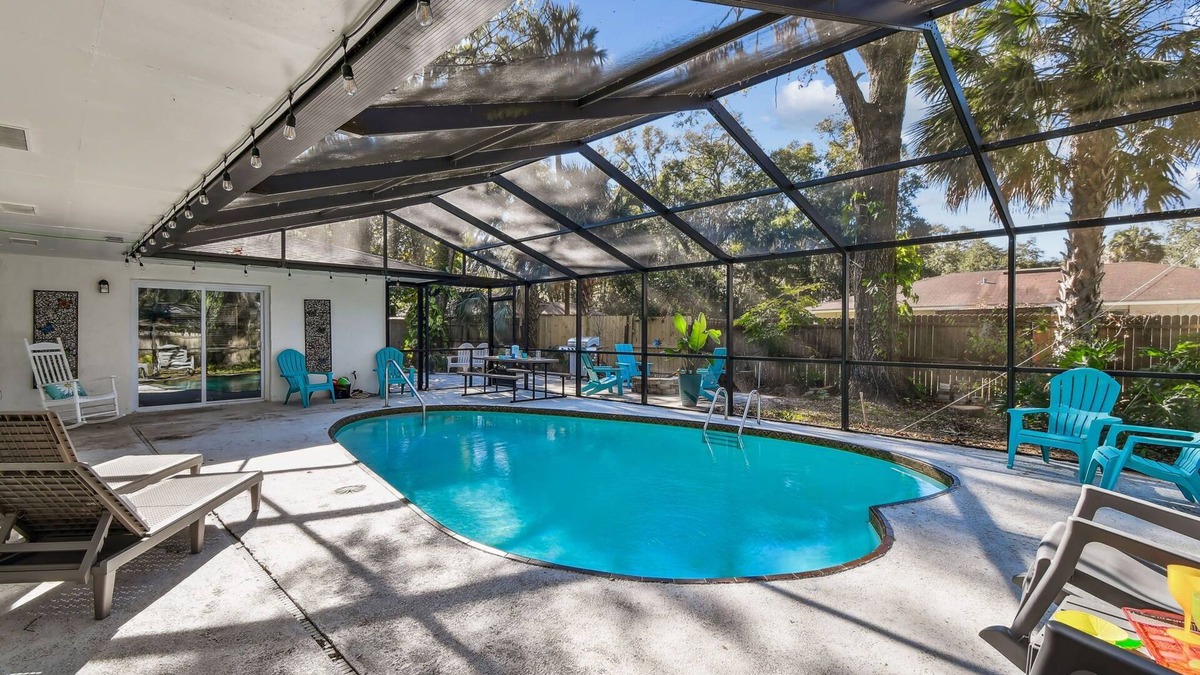 St. Augustine South Hotel | Relax in the covered "Heart" Pool & hot tub, local dining, min DT and Beaches
