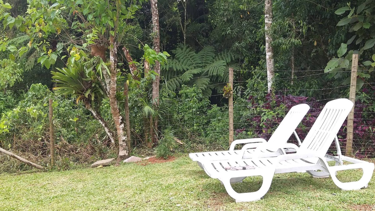 Mury House | Relax in the green of the Atlantic Forest.
