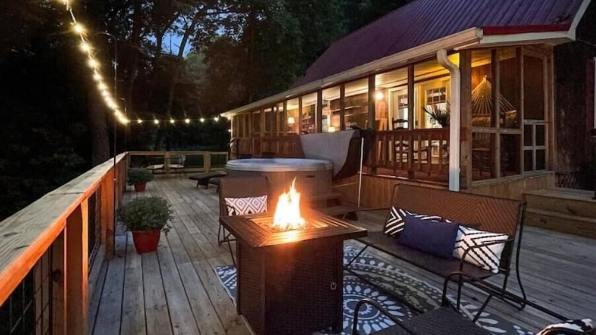 Keene Cabin | Relax in the hot tub w/a view of the River!