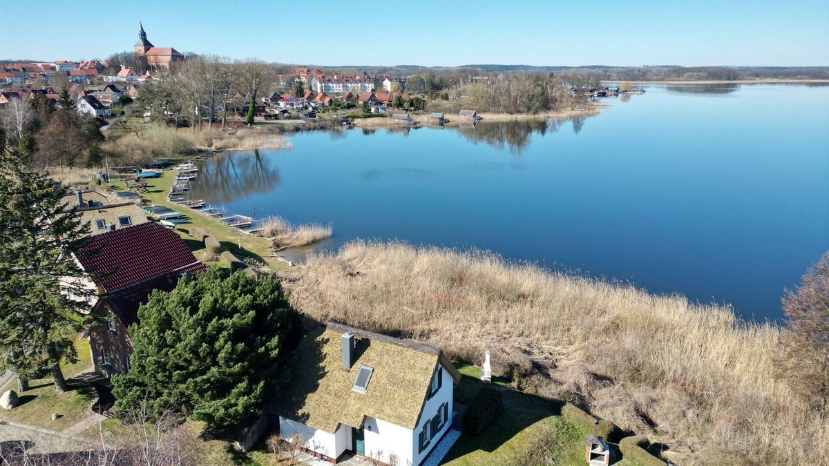 Sternberg House | Relax in the idyllic vacation home Seerose am See!