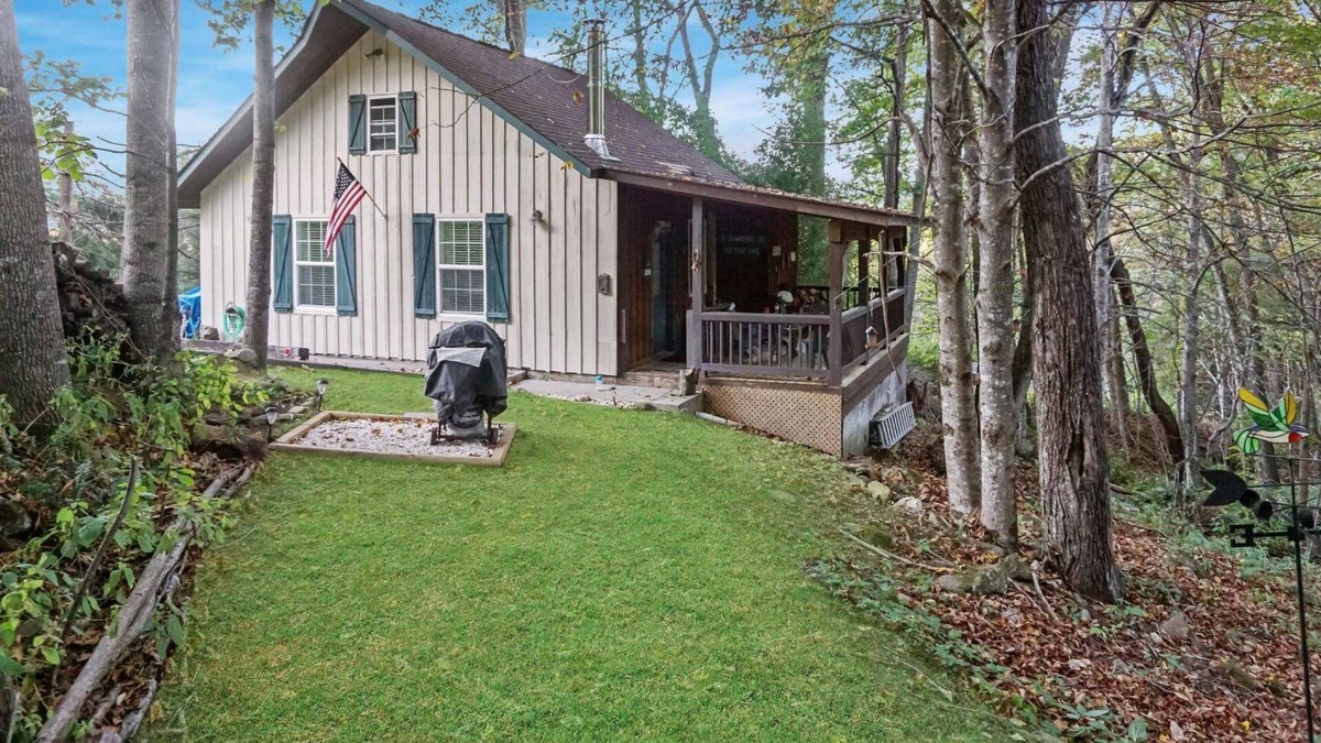Waynesville Cabin | RELAX in this Cozy Mountain Creek Cabin